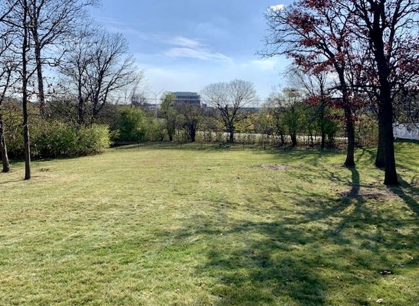 11 Woodridge Drive, Oak Brook, IL 60523