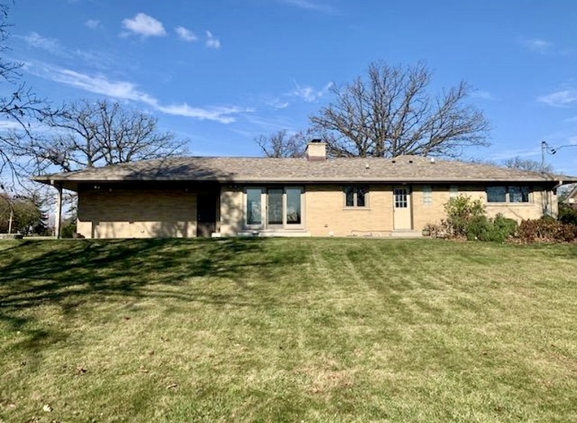 11 Woodridge Drive, Oak Brook, IL 60523