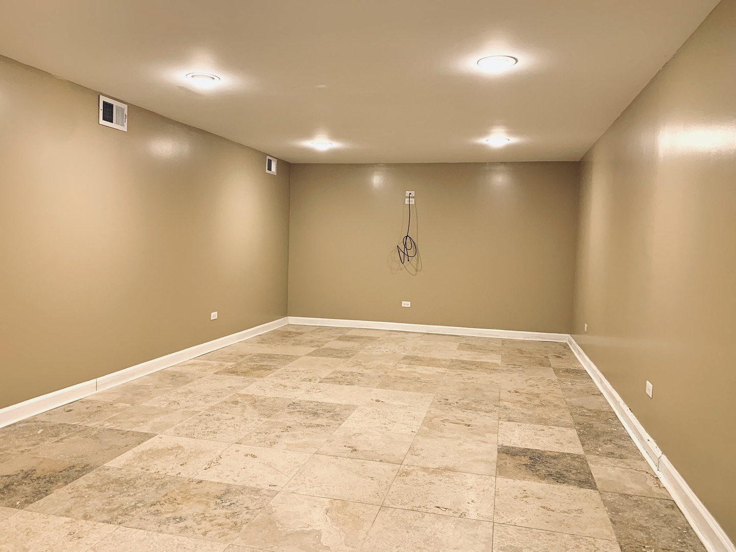 11 Woodridge Drive, Oak Brook, IL 60523