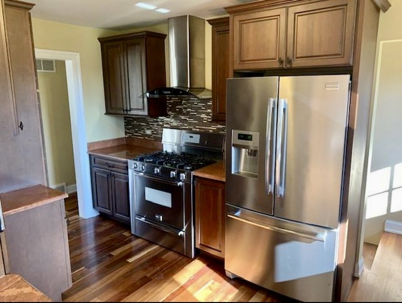 11 Woodridge Drive, Oak Brook, IL 60523