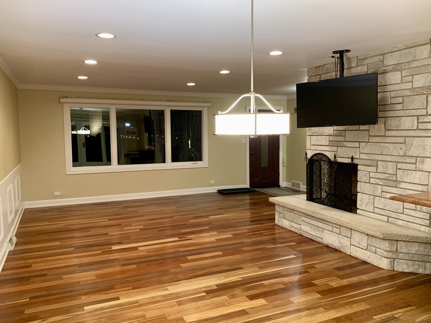 11 Woodridge Drive, Oak Brook, IL 60523