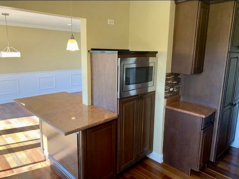 11 Woodridge Drive, Oak Brook, IL 60523