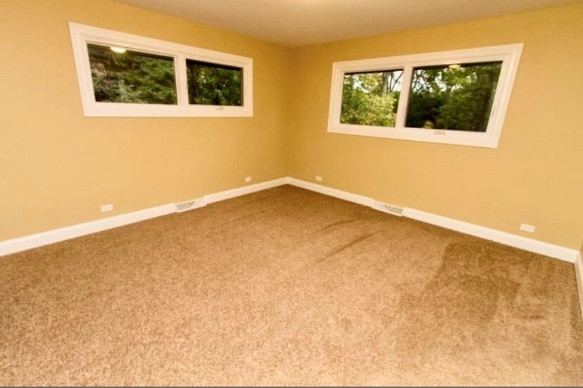 11 Woodridge Drive, Oak Brook, IL 60523