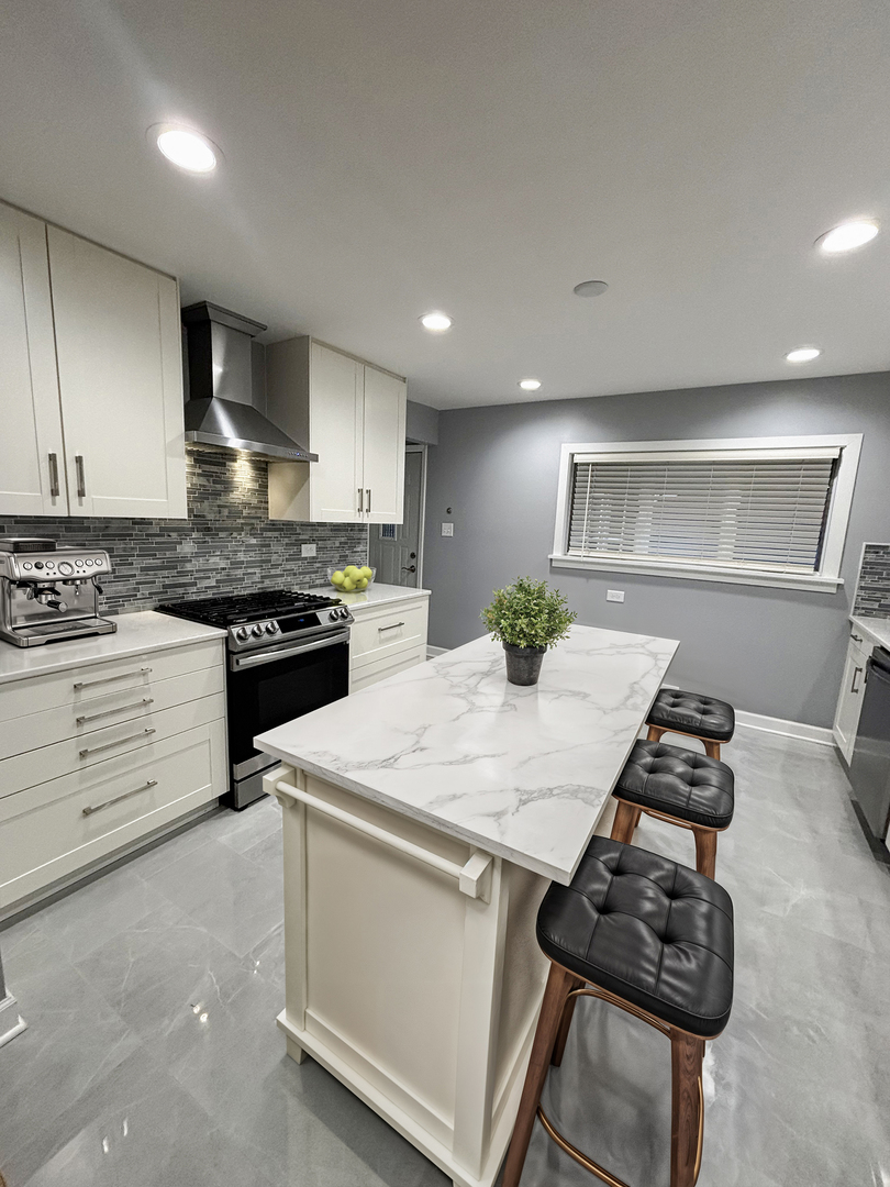 256 Maple Avenue, South Chicago Heights, IL 60411