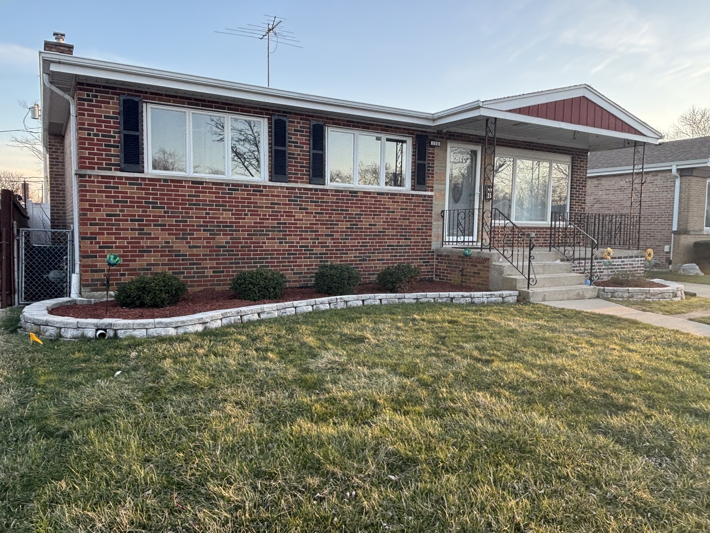 256 Maple Avenue, South Chicago Heights, IL 60411