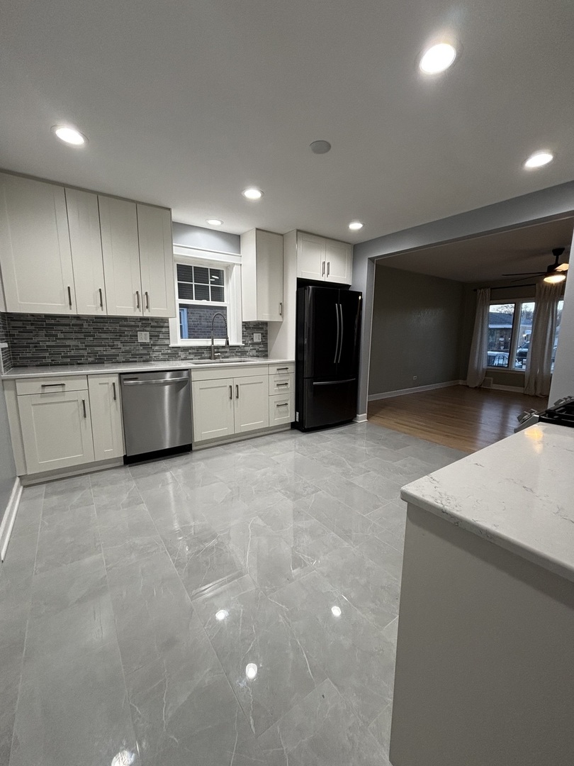 256 Maple Avenue, South Chicago Heights, IL 60411