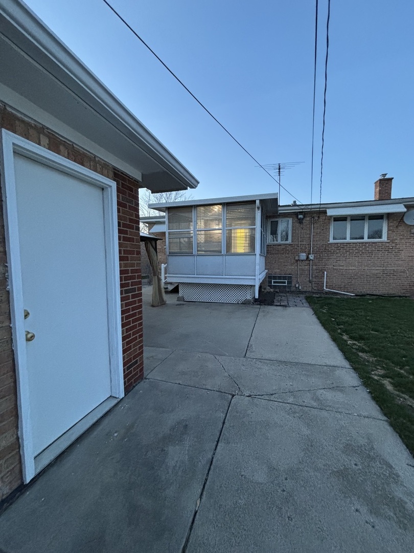 256 Maple Avenue, South Chicago Heights, IL 60411