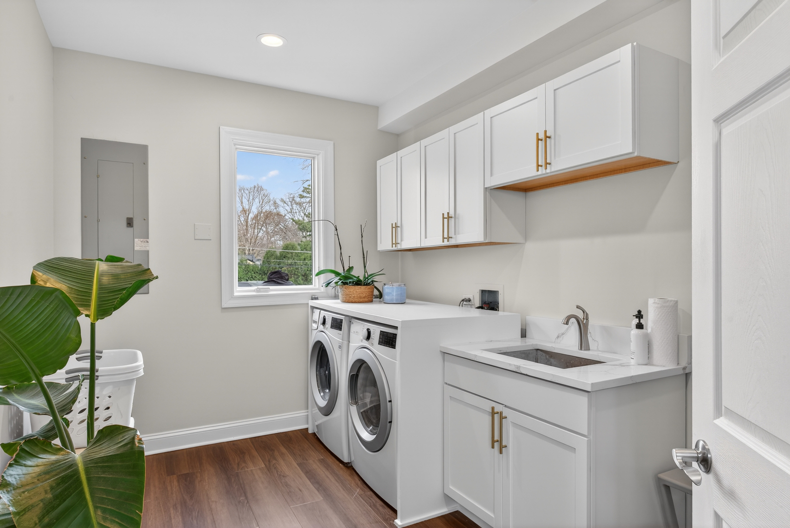 332 E Central Road, Arlington Heights, IL 60005