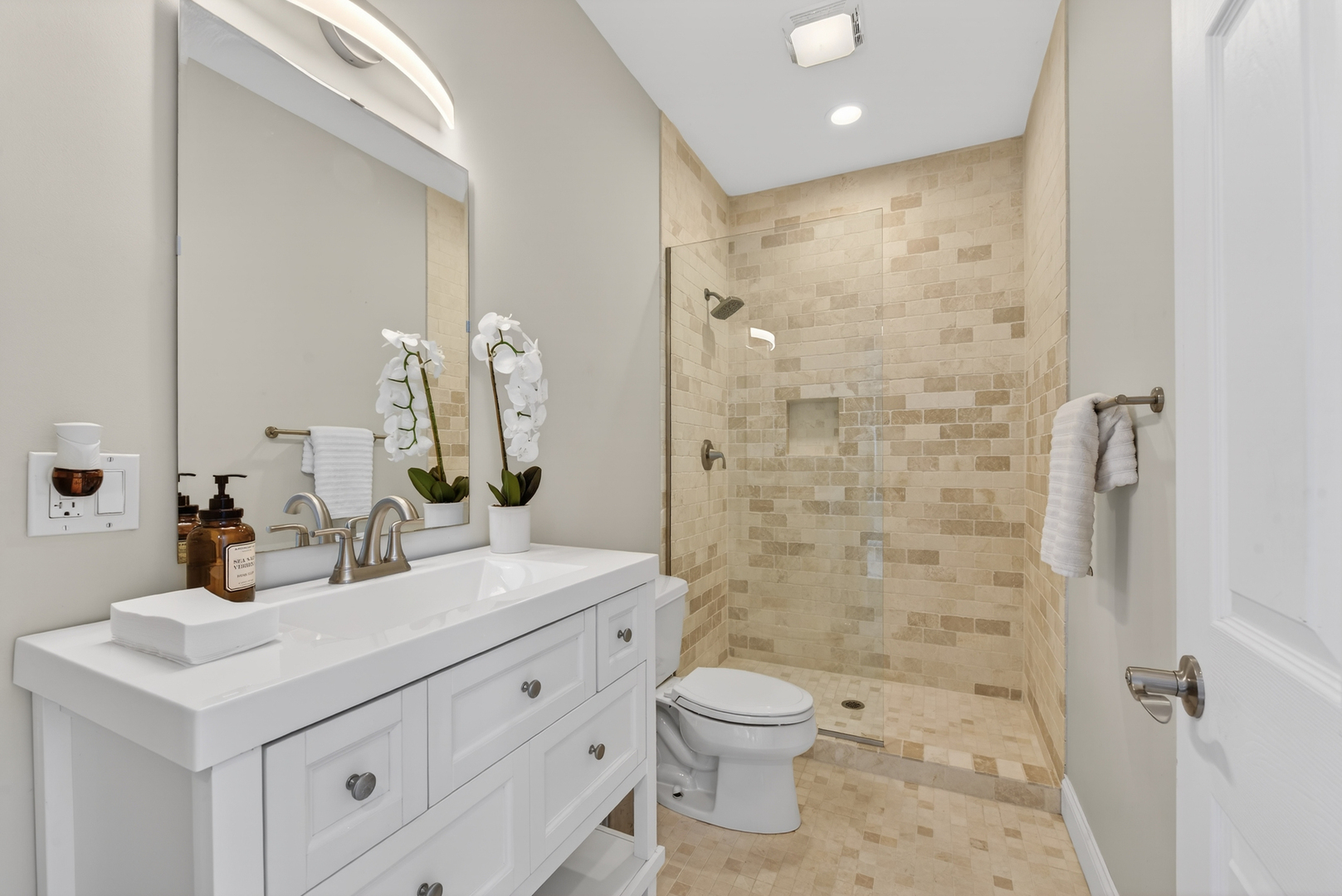 332 E Central Road, Arlington Heights, IL 60005