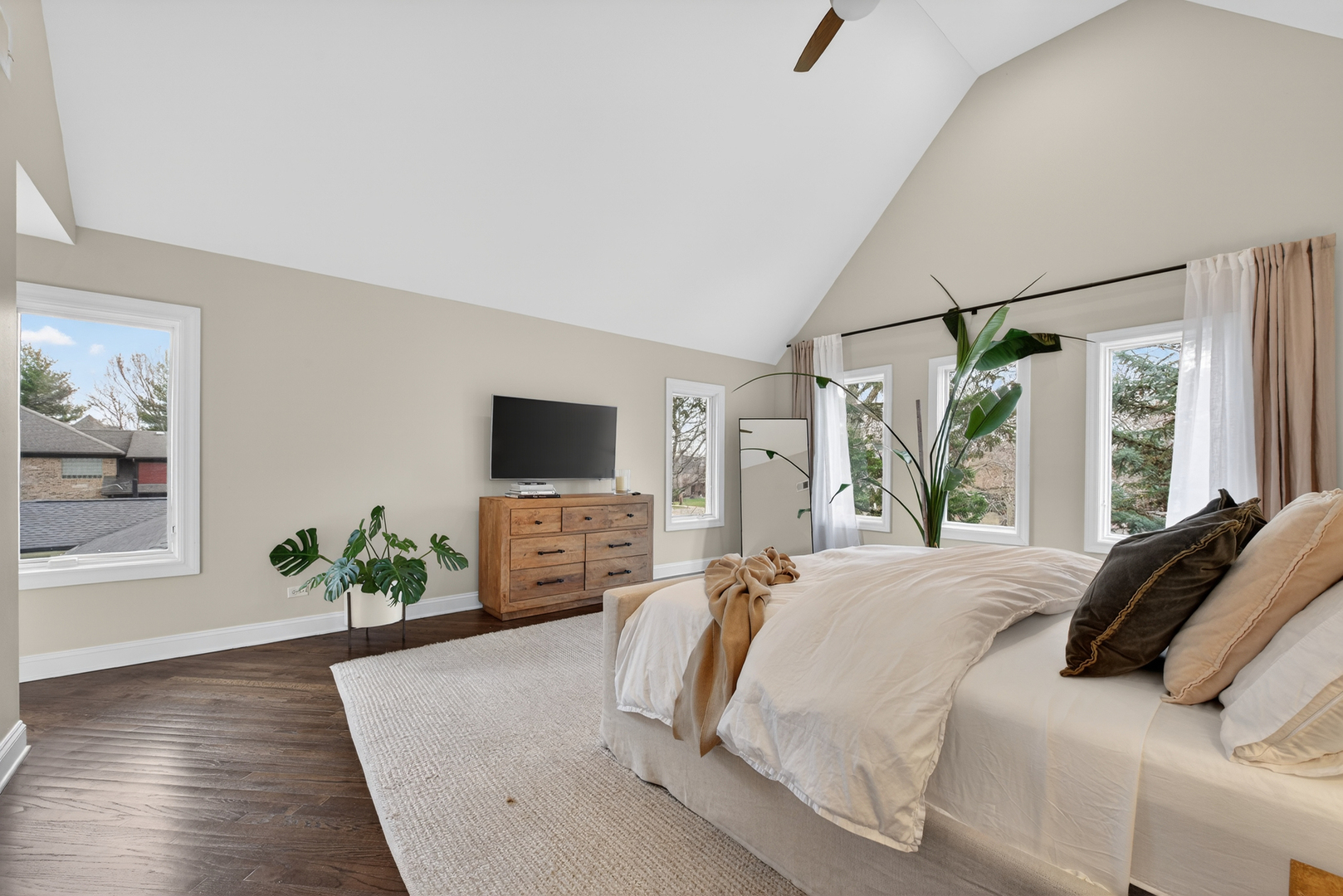 332 E Central Road, Arlington Heights, IL 60005