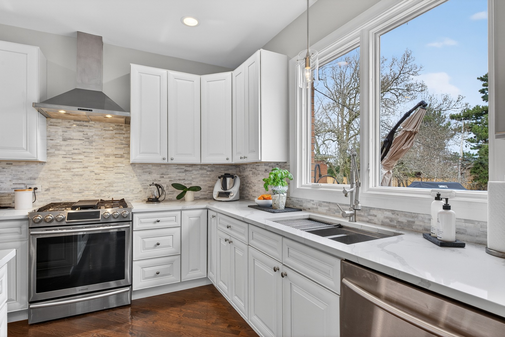 332 E Central Road, Arlington Heights, IL 60005