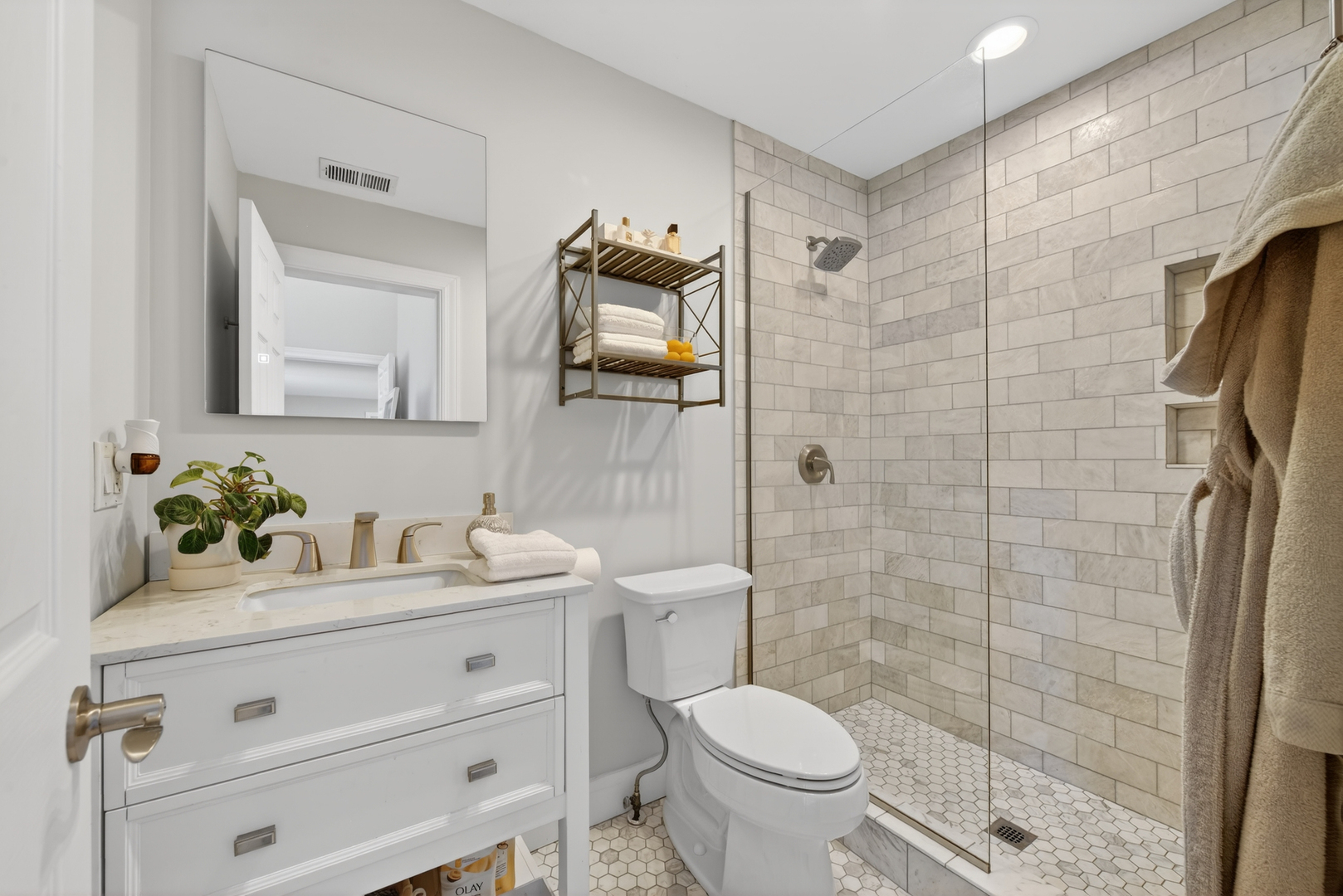 332 E Central Road, Arlington Heights, IL 60005