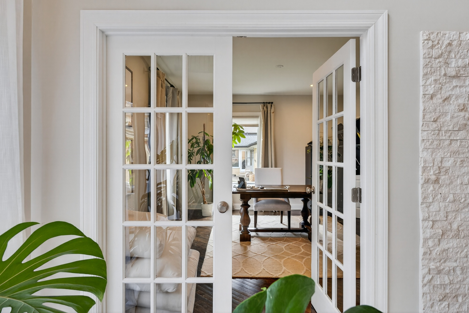 332 E Central Road, Arlington Heights, IL 60005