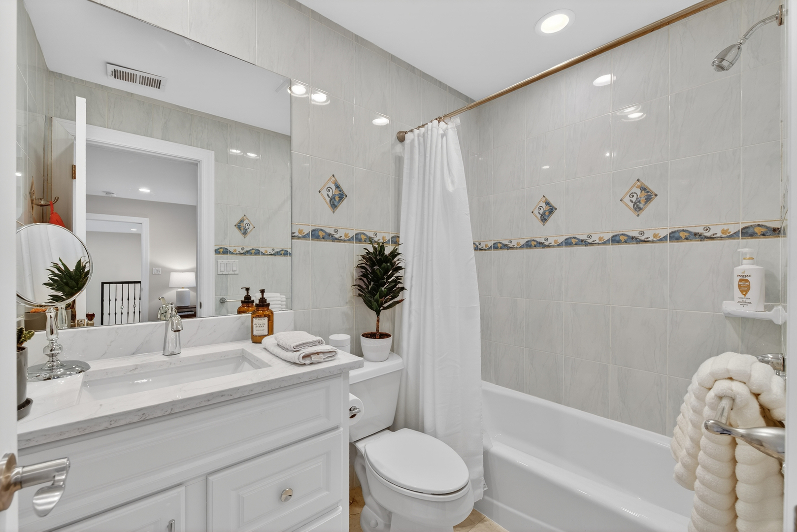 332 E Central Road, Arlington Heights, IL 60005