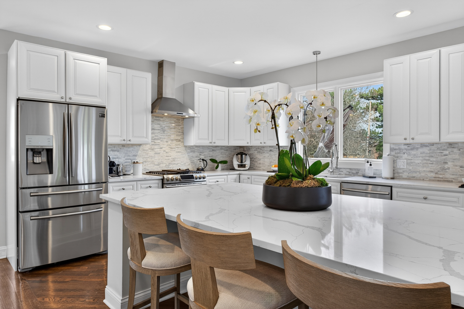 332 E Central Road, Arlington Heights, IL 60005