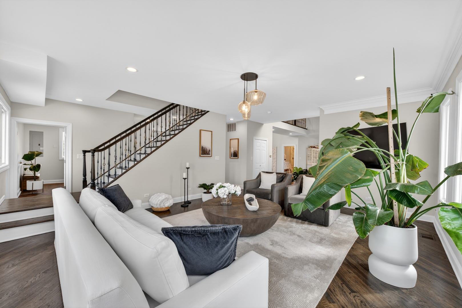 332 E Central Road, Arlington Heights, IL 60005