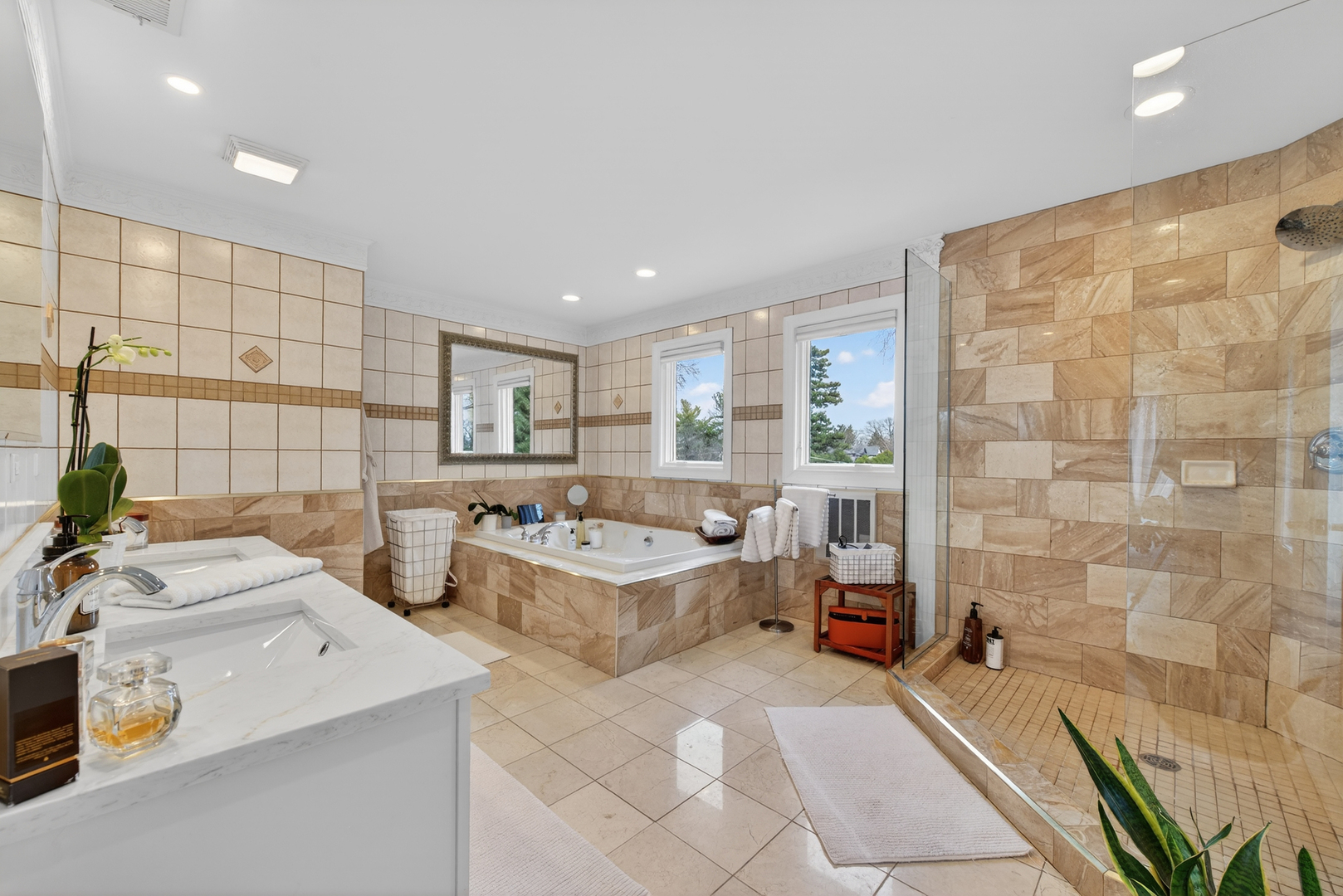 332 E Central Road, Arlington Heights, IL 60005