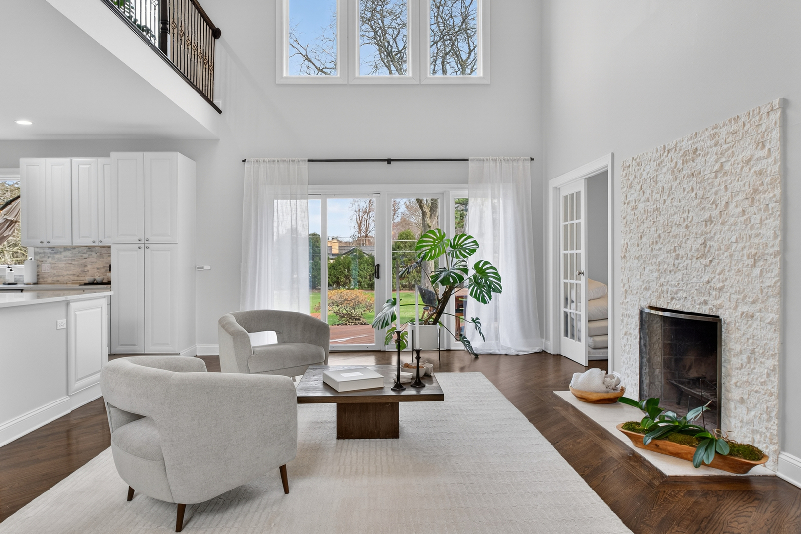 332 E Central Road, Arlington Heights, IL 60005