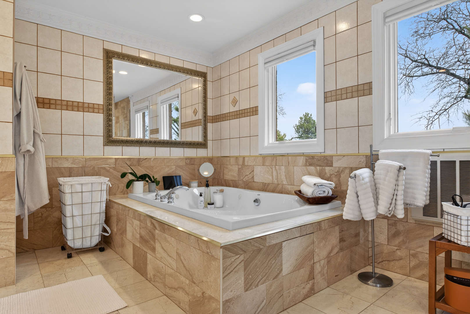 332 E Central Road, Arlington Heights, IL 60005