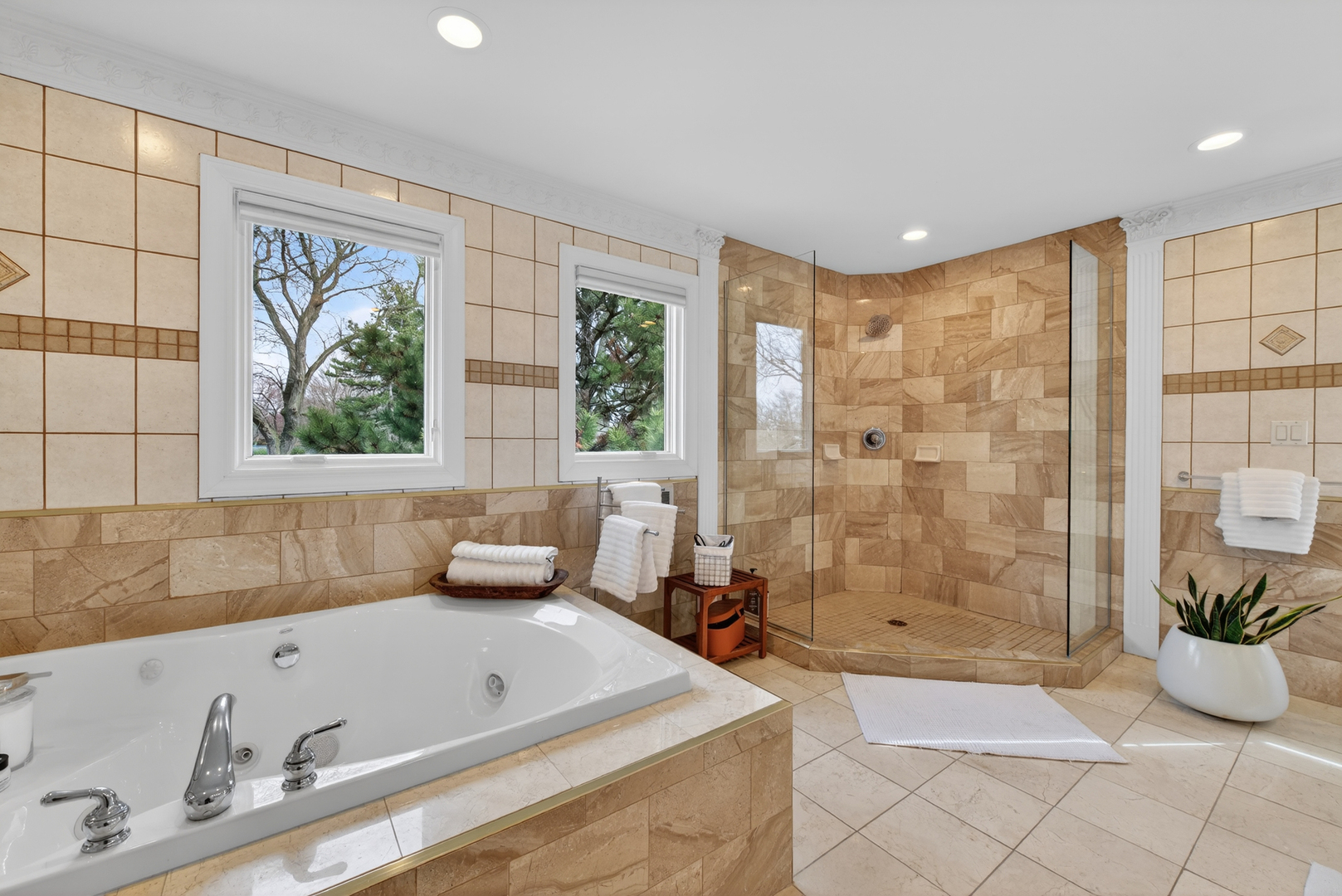 332 E Central Road, Arlington Heights, IL 60005