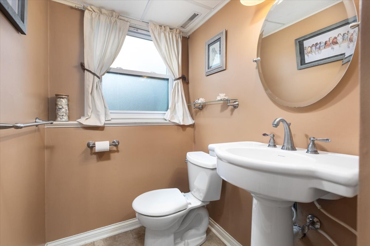 8S295 College Road, Naperville, IL 60540