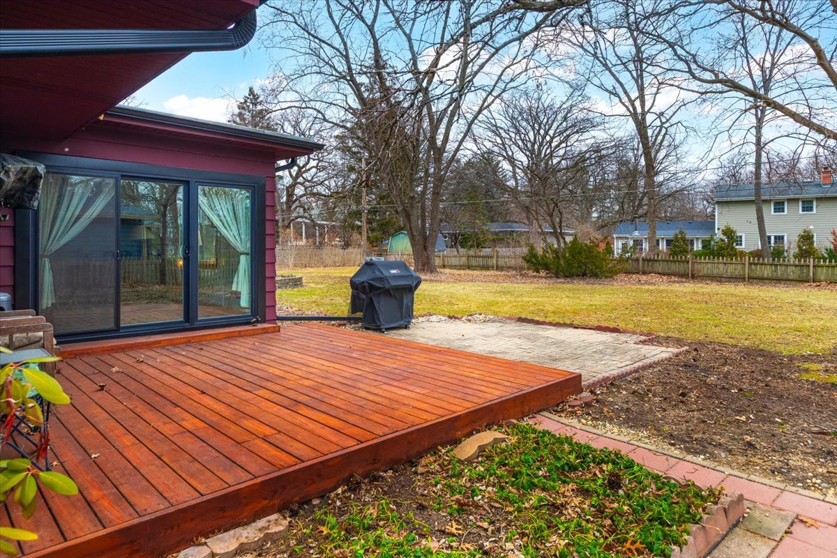 8S295 College Road, Naperville, IL 60540