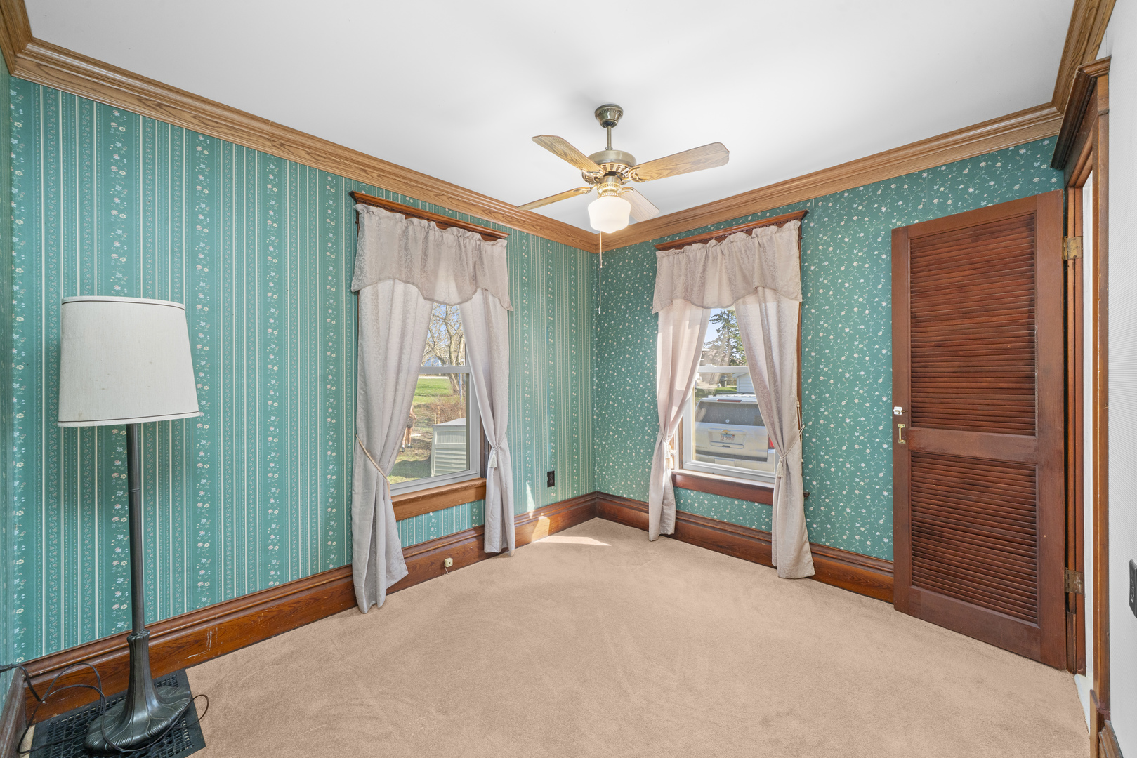 449 W Lincoln Avenue, Hinckley, IL 60520