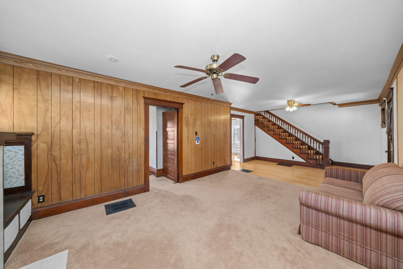 449 W Lincoln Avenue, Hinckley, IL 60520