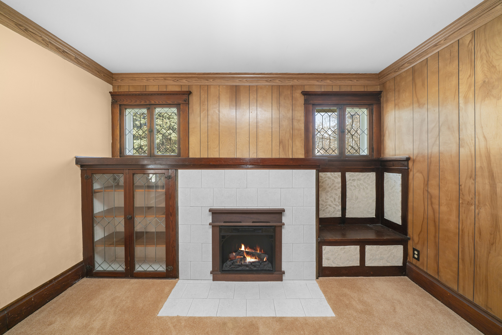 449 W Lincoln Avenue, Hinckley, IL 60520