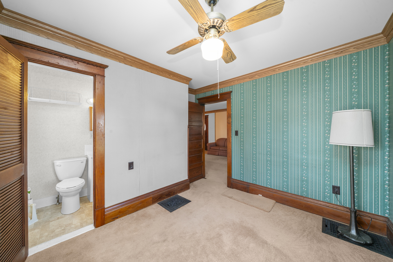 449 W Lincoln Avenue, Hinckley, IL 60520