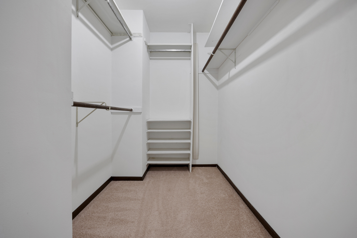 854 E Carriage Lane #8, Palatine, IL 60074