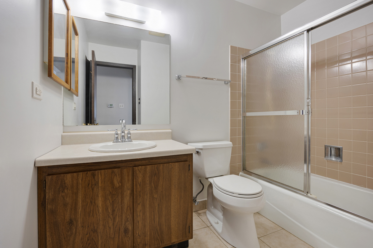 854 E Carriage Lane #8, Palatine, IL 60074