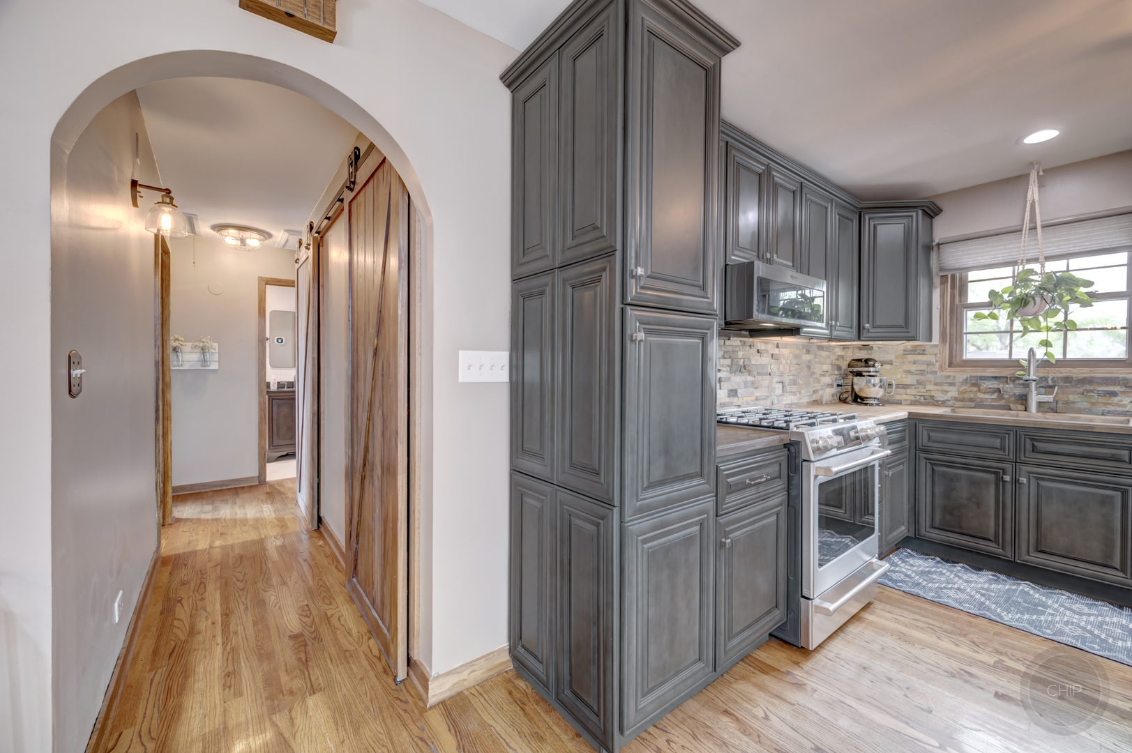 7215 Larchwood Lane, Woodridge, IL 60517