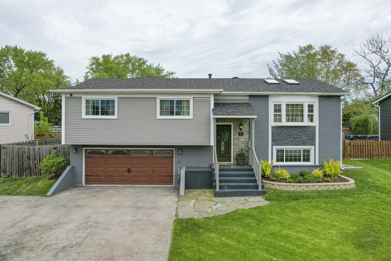 7215 Larchwood Lane, Woodridge, IL 60517