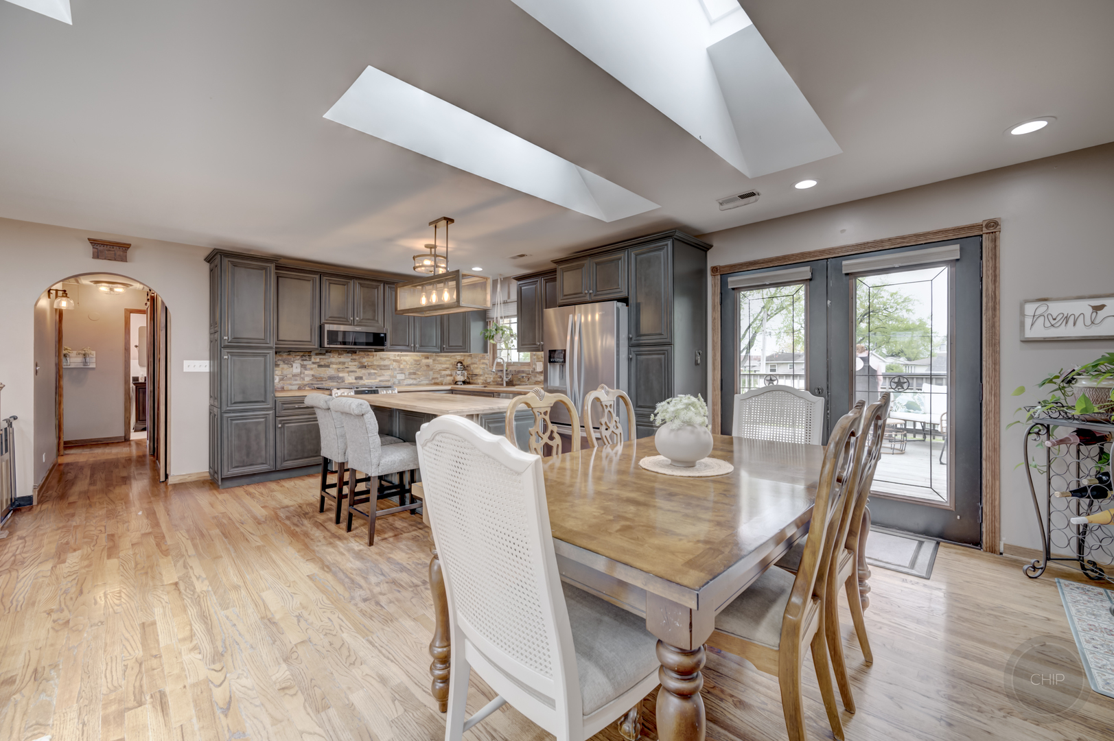 7215 Larchwood Lane, Woodridge, IL 60517