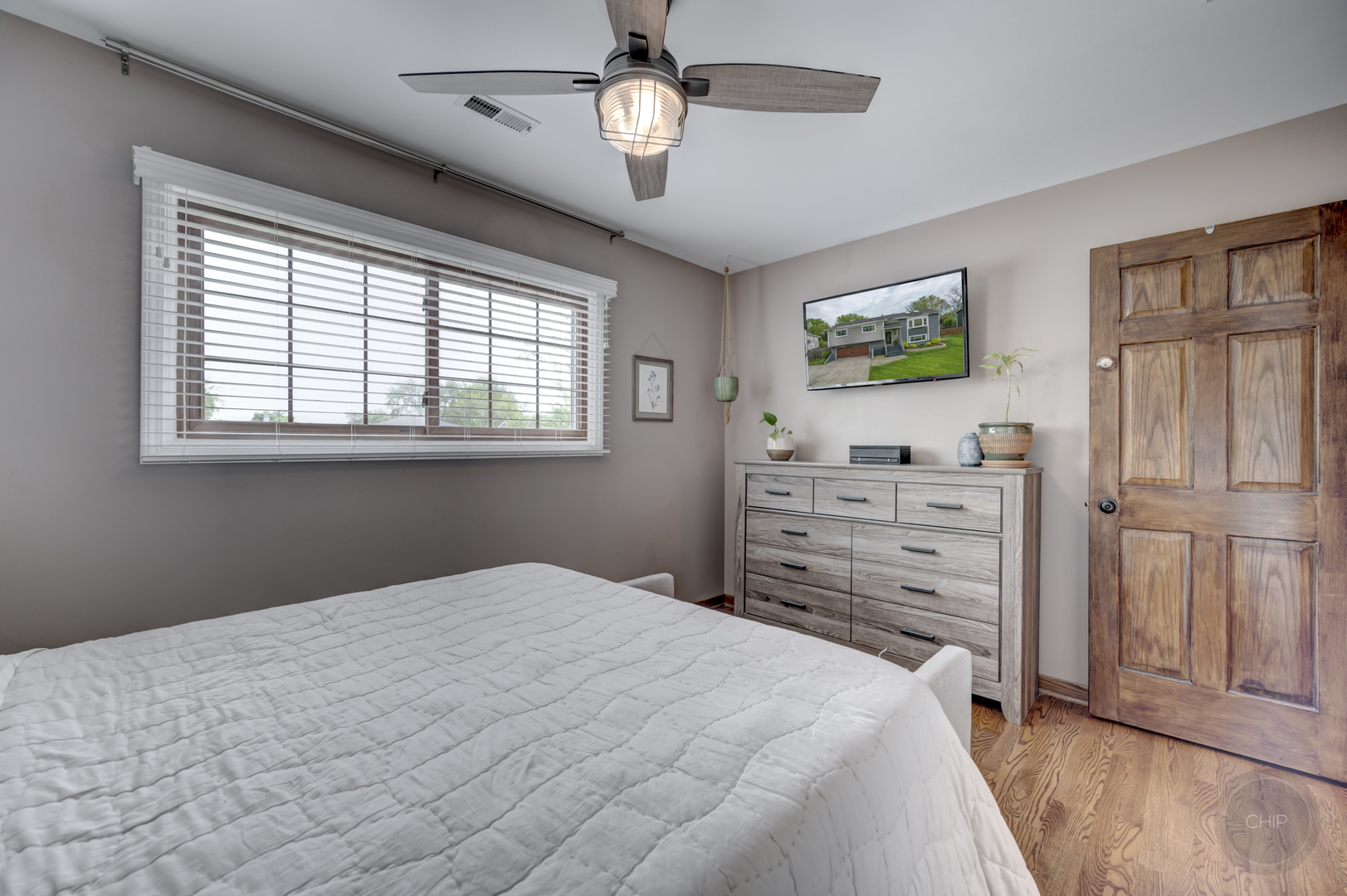 7215 Larchwood Lane, Woodridge, IL 60517