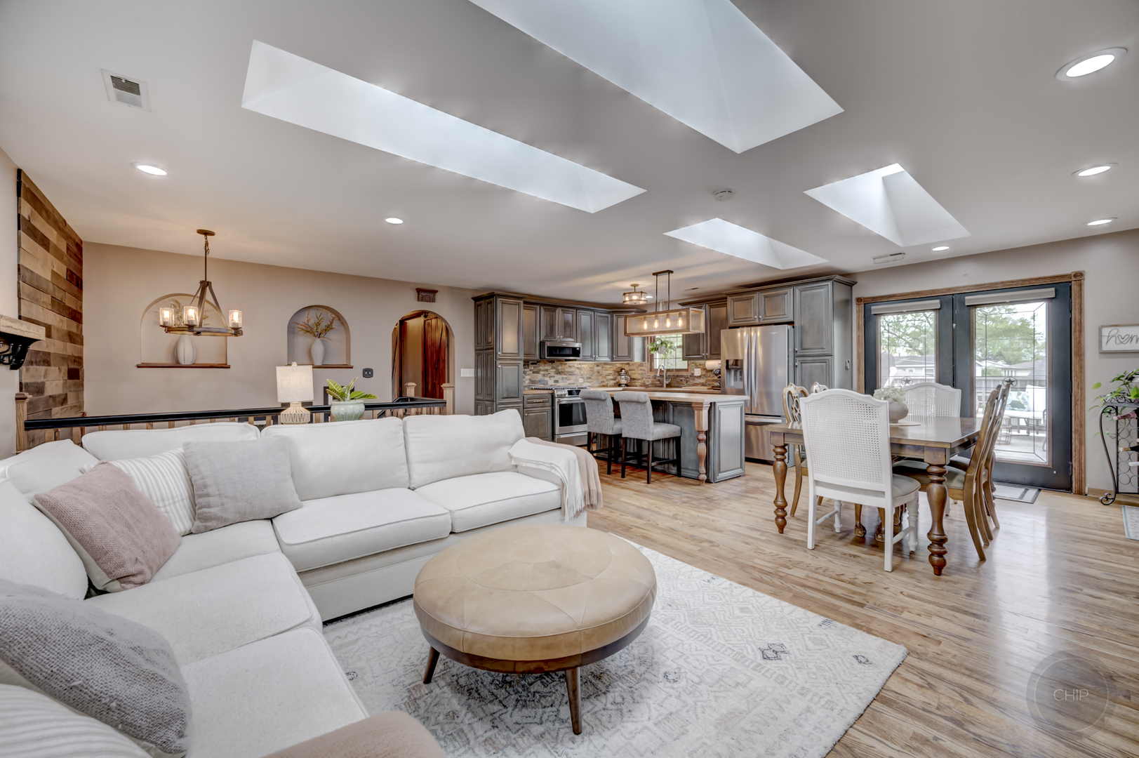 7215 Larchwood Lane, Woodridge, IL 60517