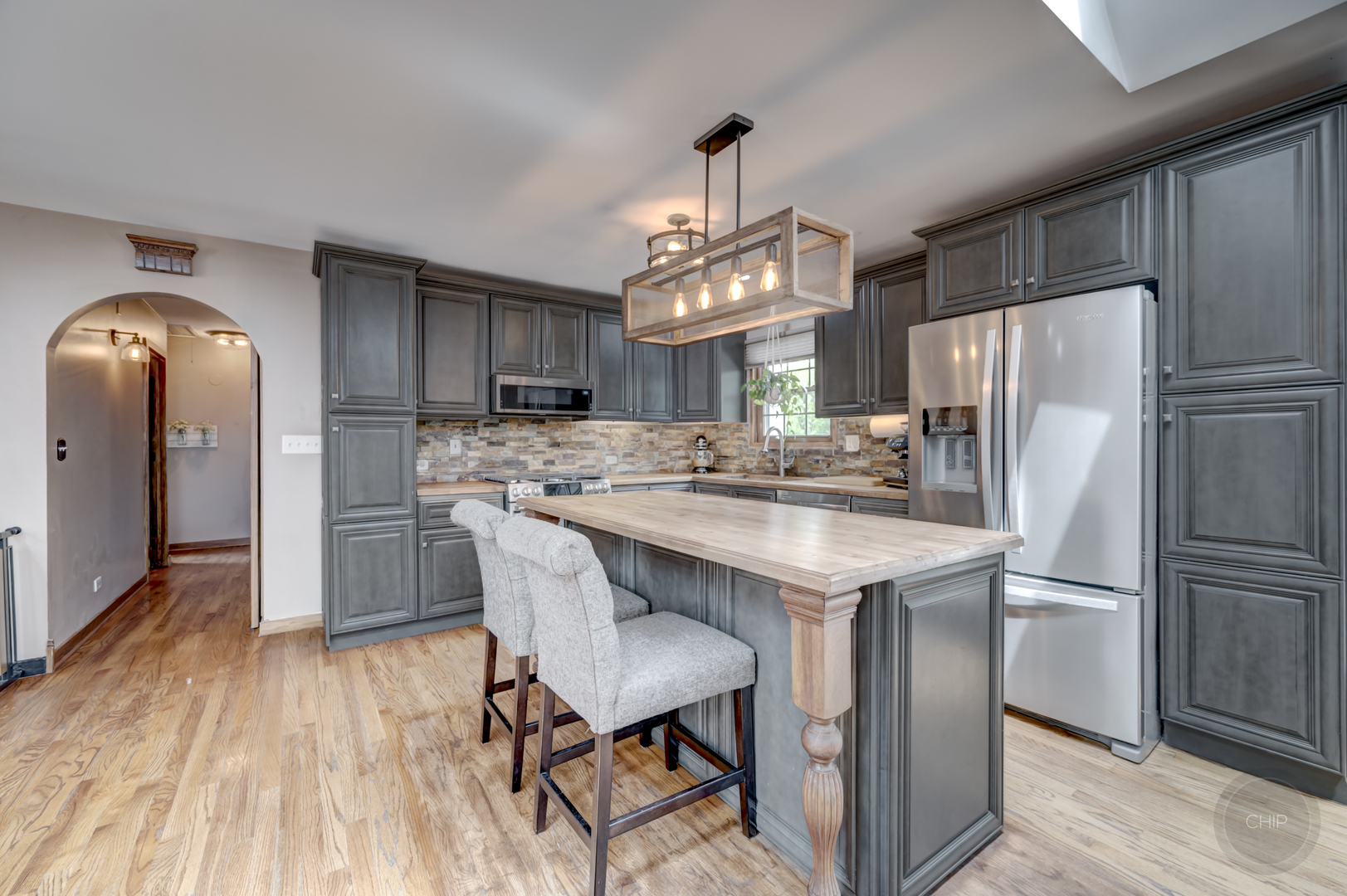 7215 Larchwood Lane, Woodridge, IL 60517