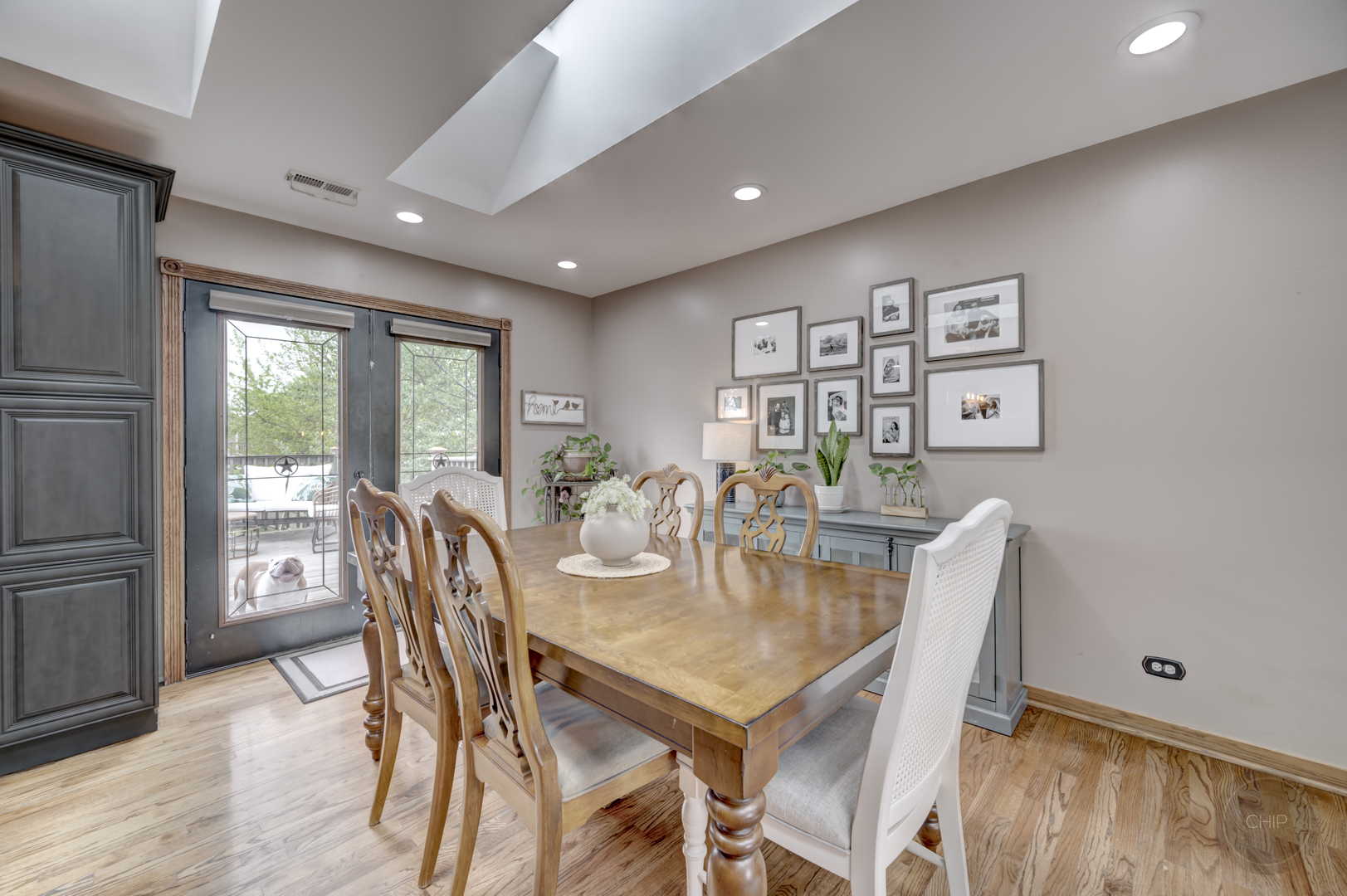 7215 Larchwood Lane, Woodridge, IL 60517