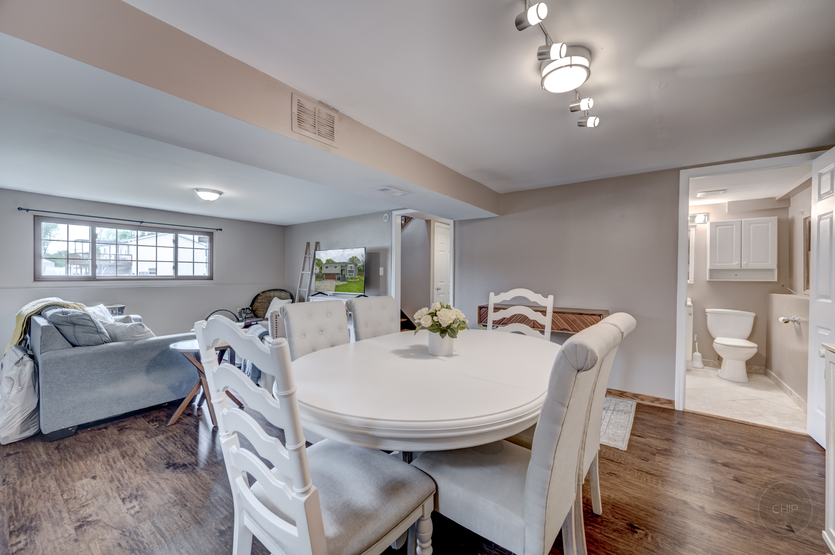 7215 Larchwood Lane, Woodridge, IL 60517