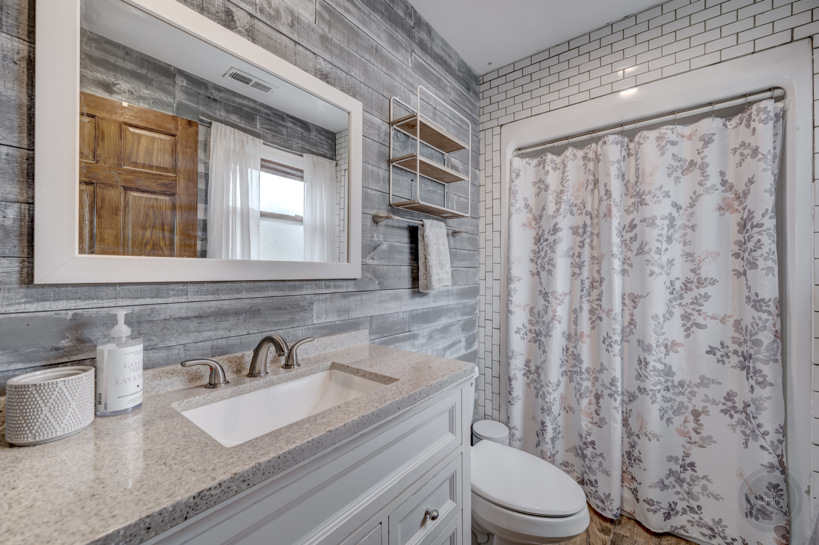 7215 Larchwood Lane, Woodridge, IL 60517