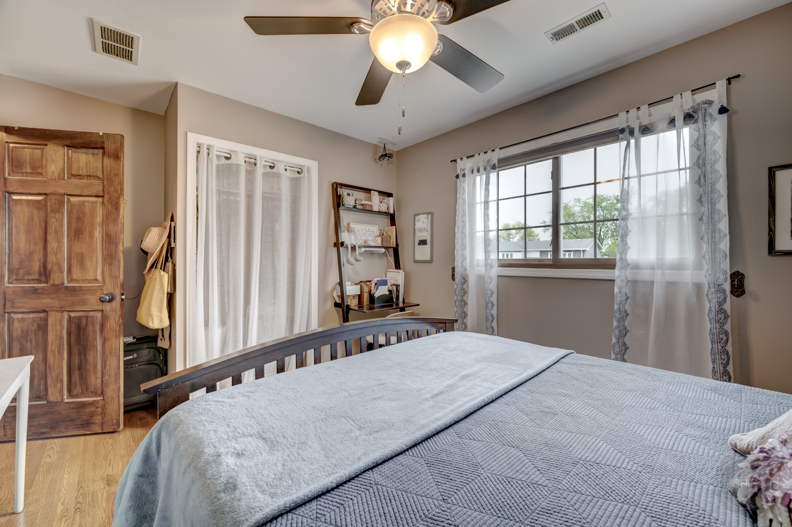 7215 Larchwood Lane, Woodridge, IL 60517