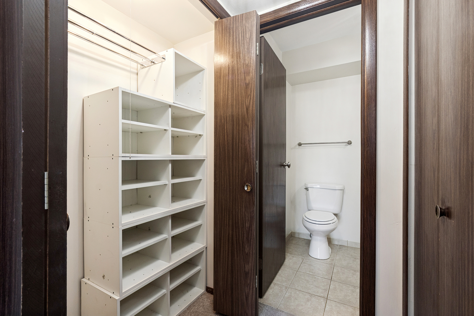 13911 James Drive #1005, Crestwood, IL 60418