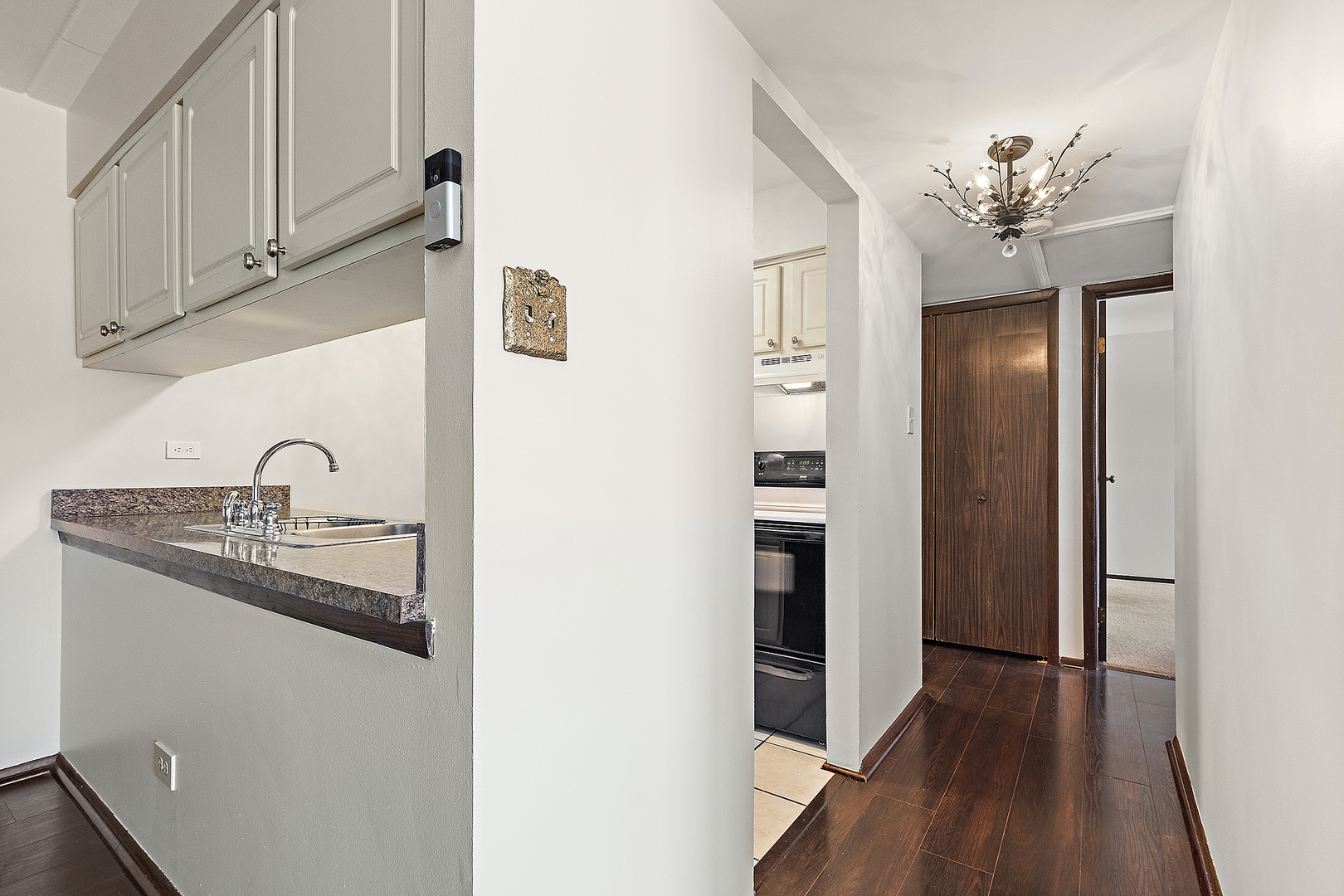 13911 James Drive #1005, Crestwood, IL 60418