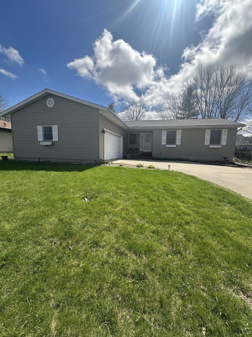 610 Kelley Drive, Heyworth, IL 61745