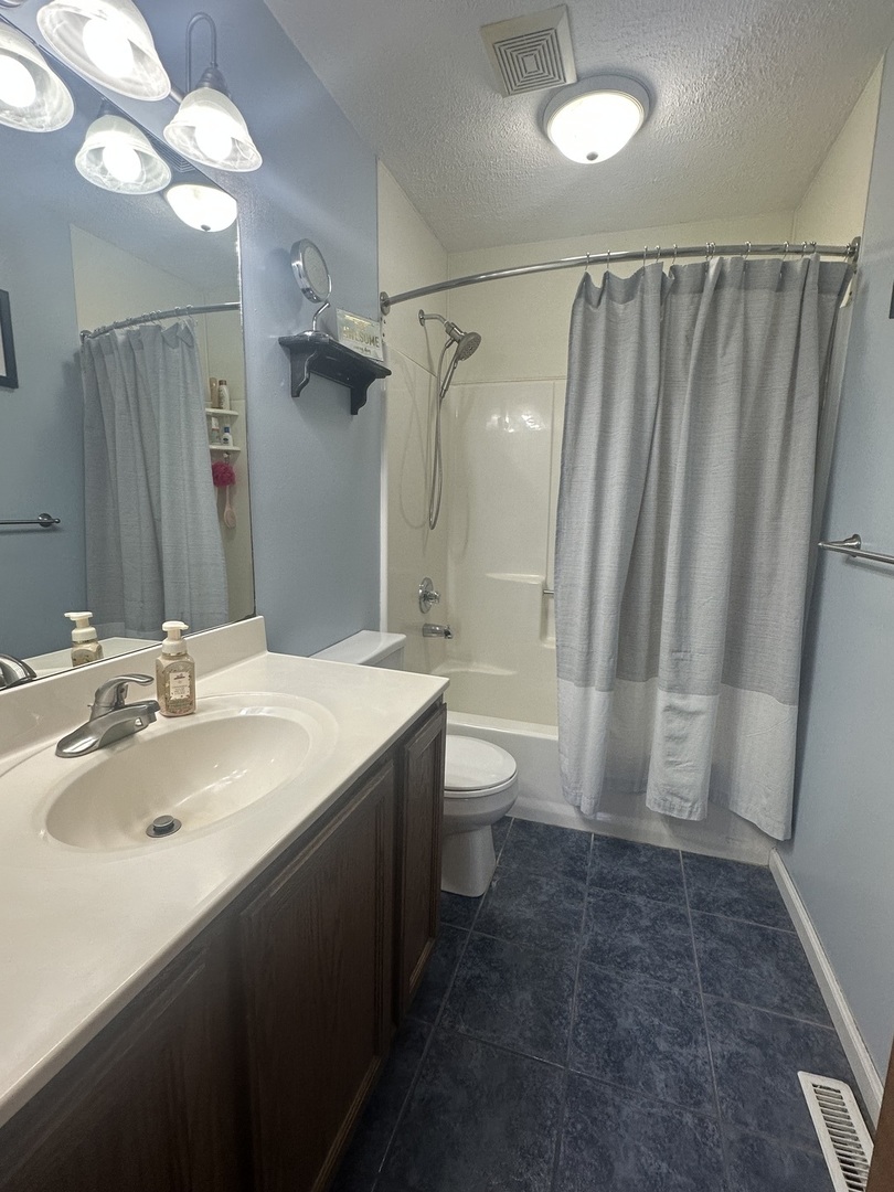 610 Kelley Drive, Heyworth, IL 61745