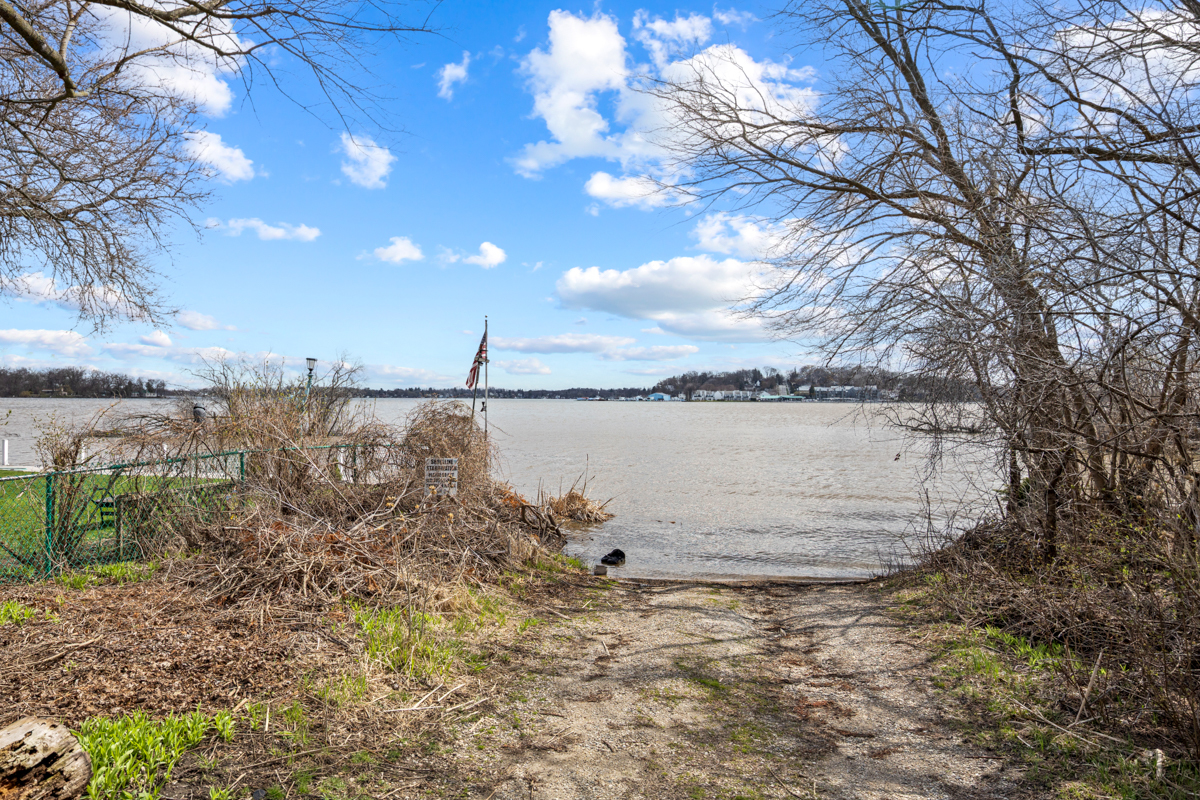 38169 N 3rd Avenue, Spring Grove, IL 60081