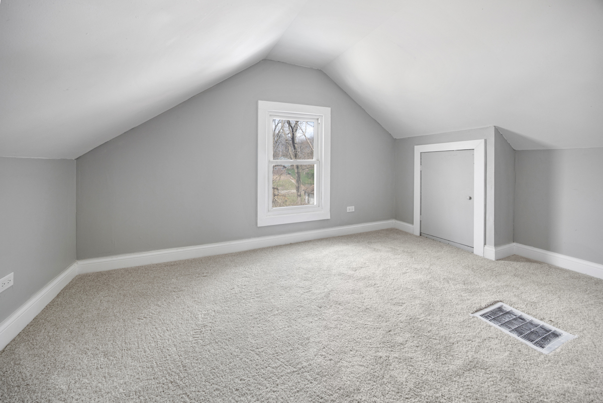 38169 N 3rd Avenue, Spring Grove, IL 60081