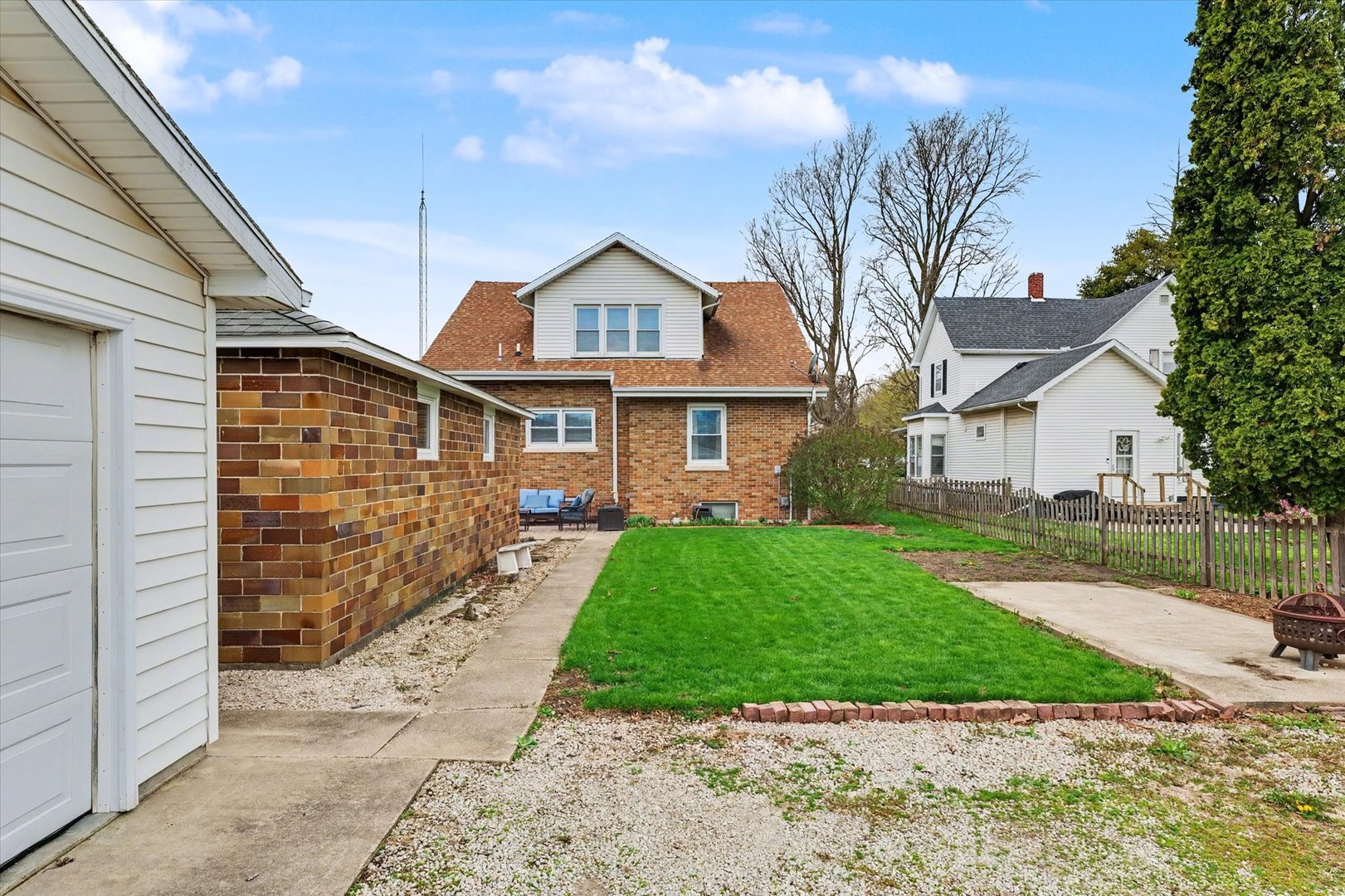 324 S Sangamon Avenue, Gibson City, IL 60936