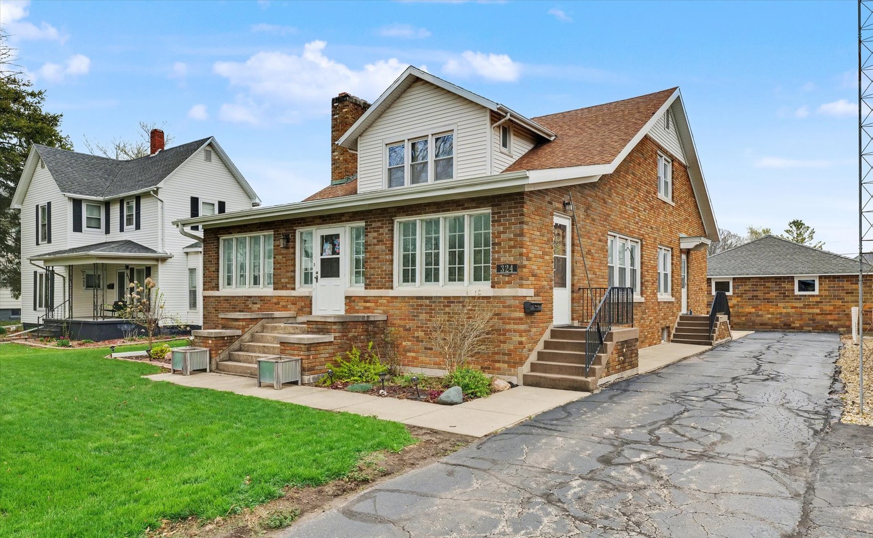 324 S Sangamon Avenue, Gibson City, IL 60936